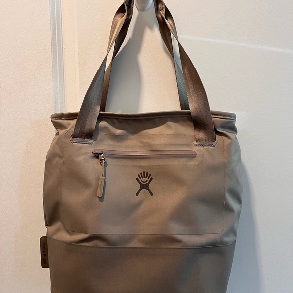 Hydro Flask Tan Duffel Bag - Picture 3 of 8